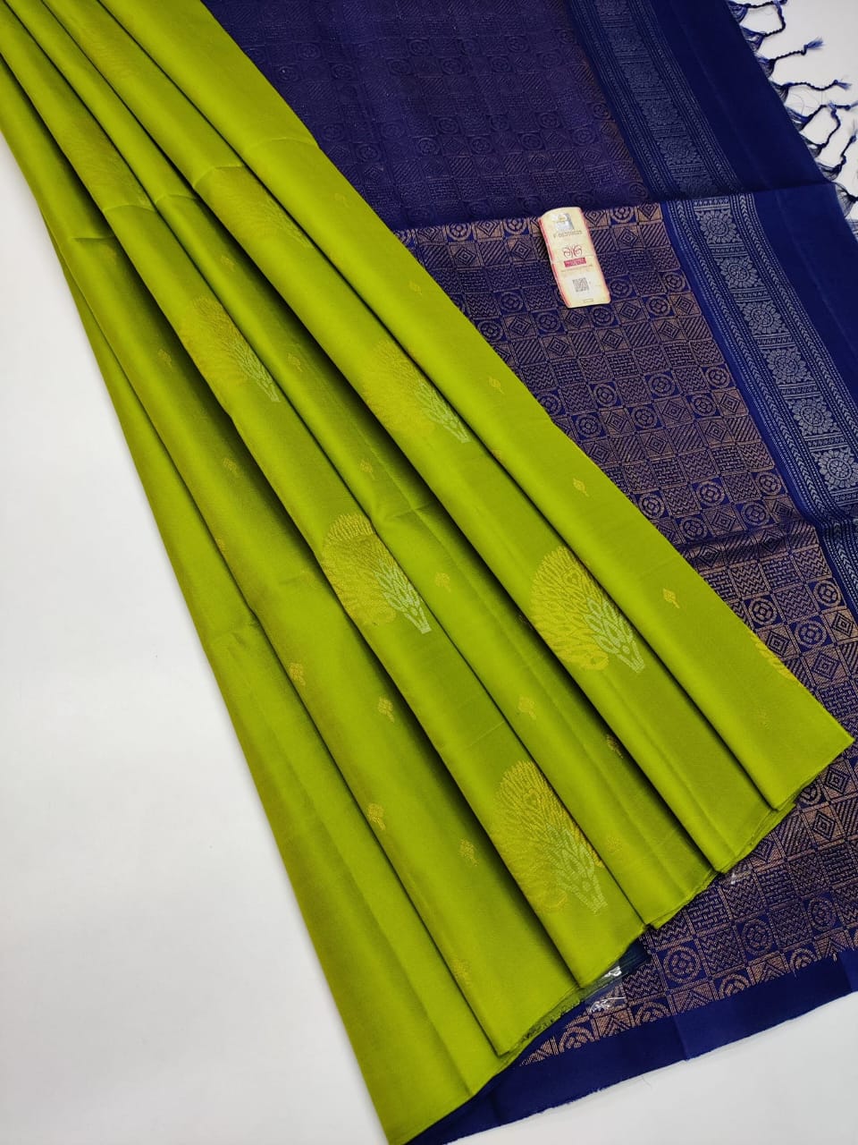 New Borderless Soft Lichi Kanchipuram Saree Catalog